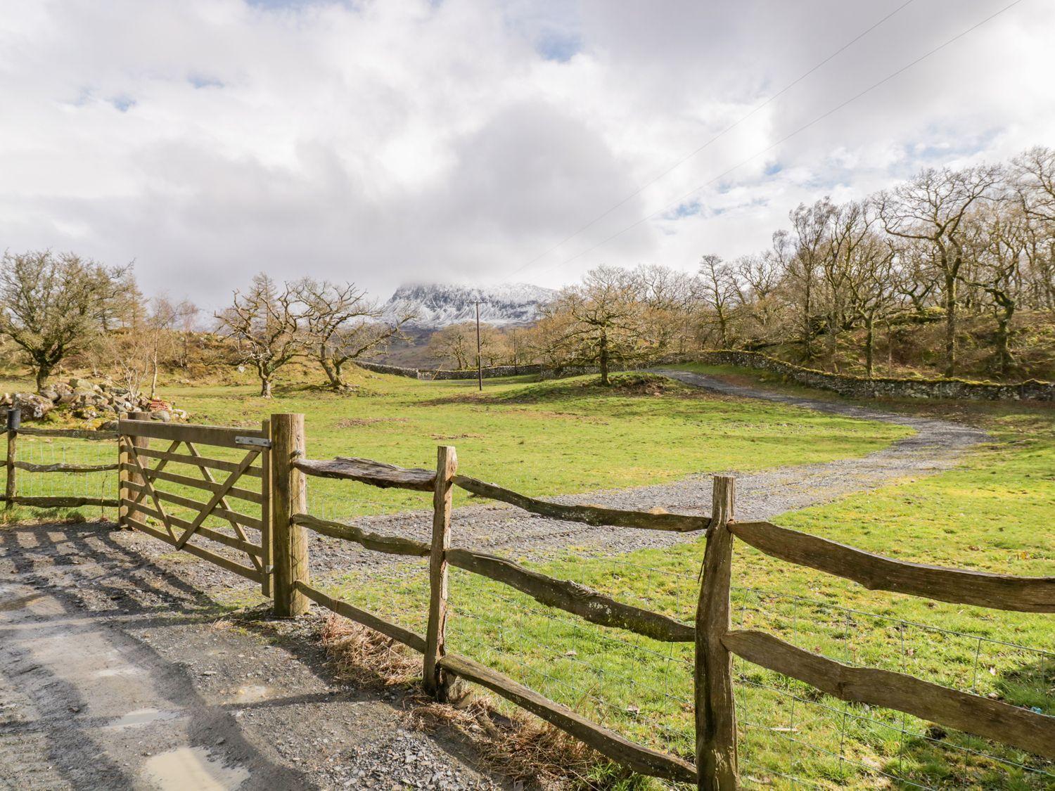 Y Cwtch - Panoramic Mountain Views Within Snowdonia'S National Park - 4X4 Recommended Villa Dolgellau Exterior photo